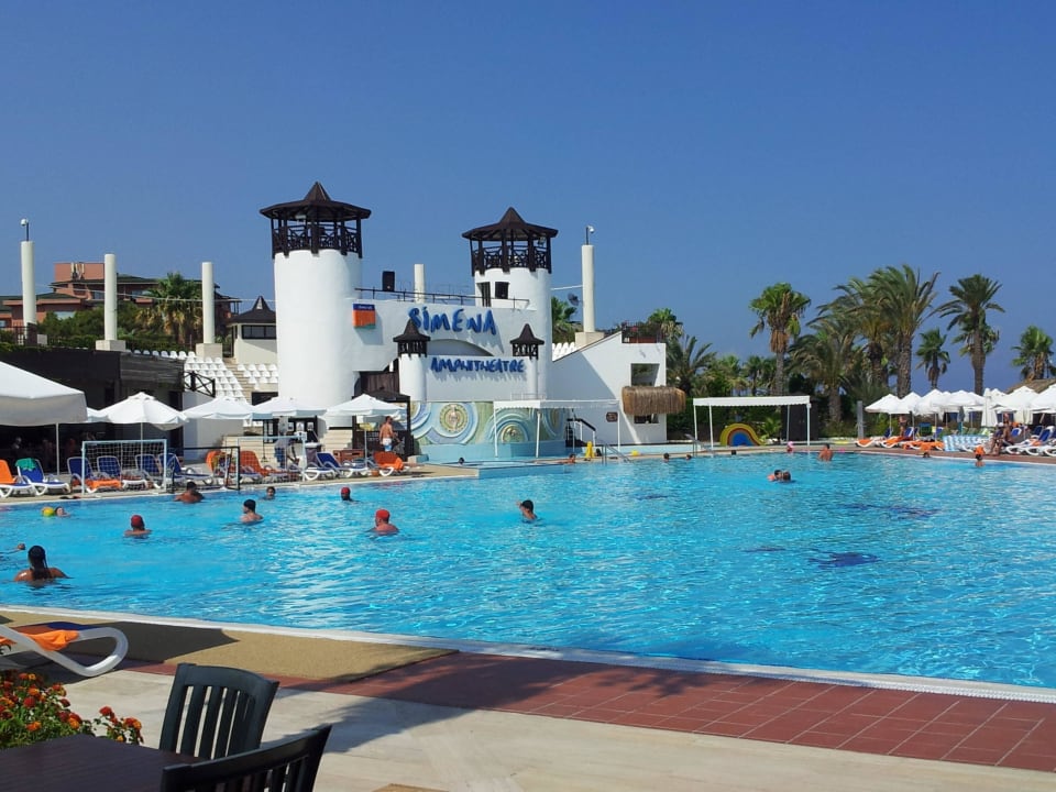 Pool Emelda Sun Club