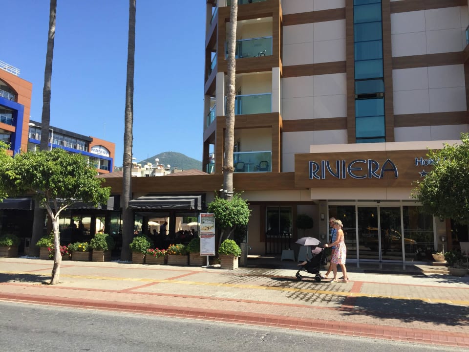 Der Eingang Riviera Hotel & Spa