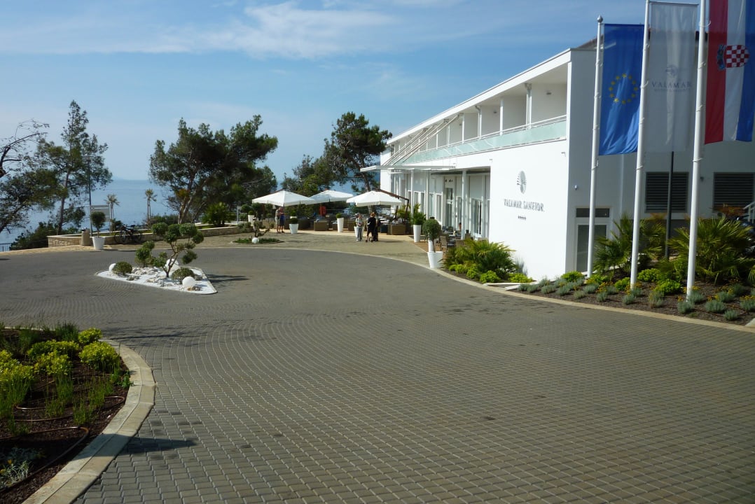 Hoteleingang Valamar Sanfior Hotel & Casa