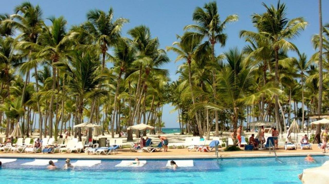 Pool mit Wasserliegen Hotel Riu Palace Macao - Adults only