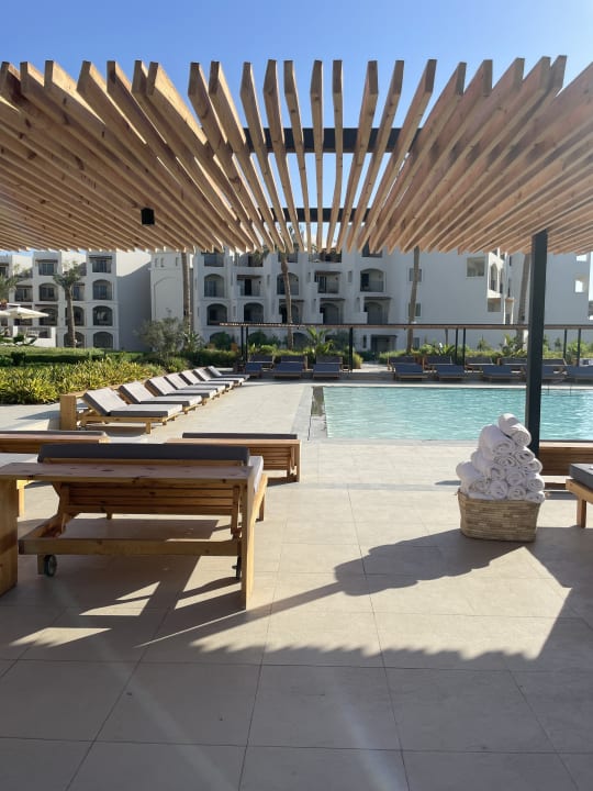 Pool Serry Beach Resort