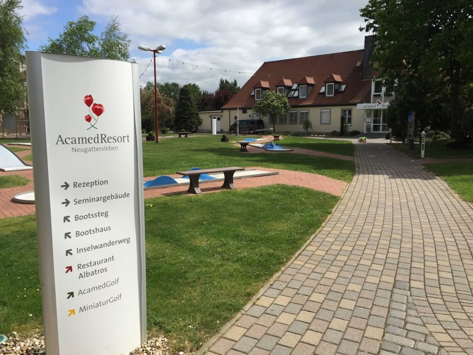 Weg zur Rezeption Hotel Acamed Resort