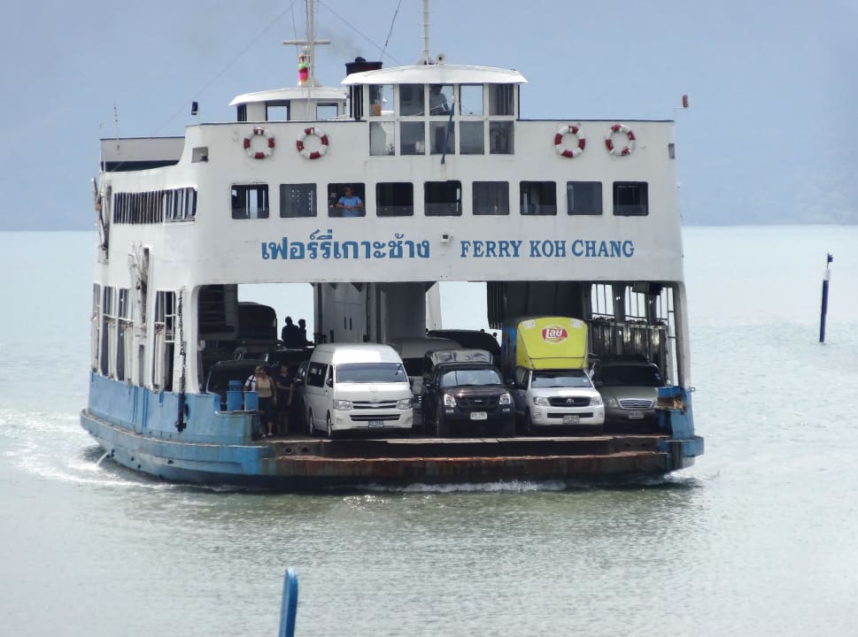 Mit der Autofähre nach Koh Chang Dinso Resort & Villas Ko Chang, Vignette Collection by IHG