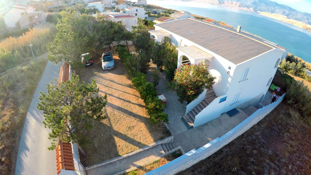 Parkmöglichkeit Ferienwohnungen Pag-Holidays