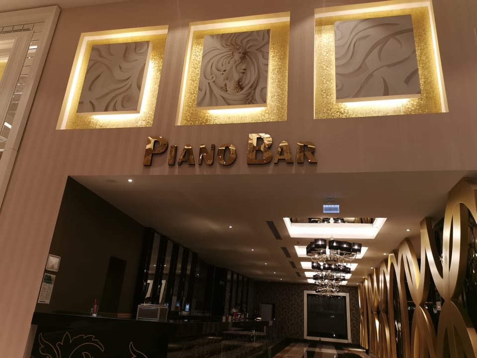 Lobby Azura Deluxe Resort & Spa Hotel