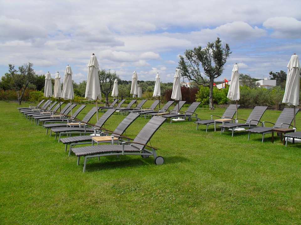 Pool außen  Convento do Espinheiro Hotel & Spa