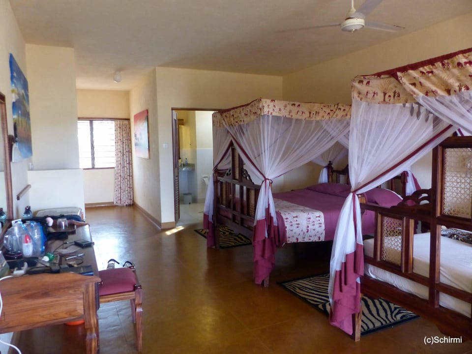 Zimmer Voi Wildlife Lodge