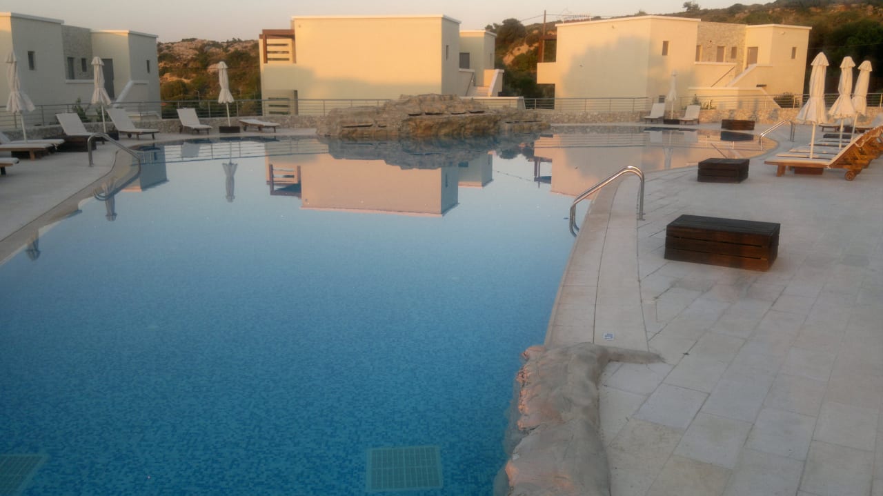 Mittelgroßer Pool SENTIDO Port Royal Villas & Spa
