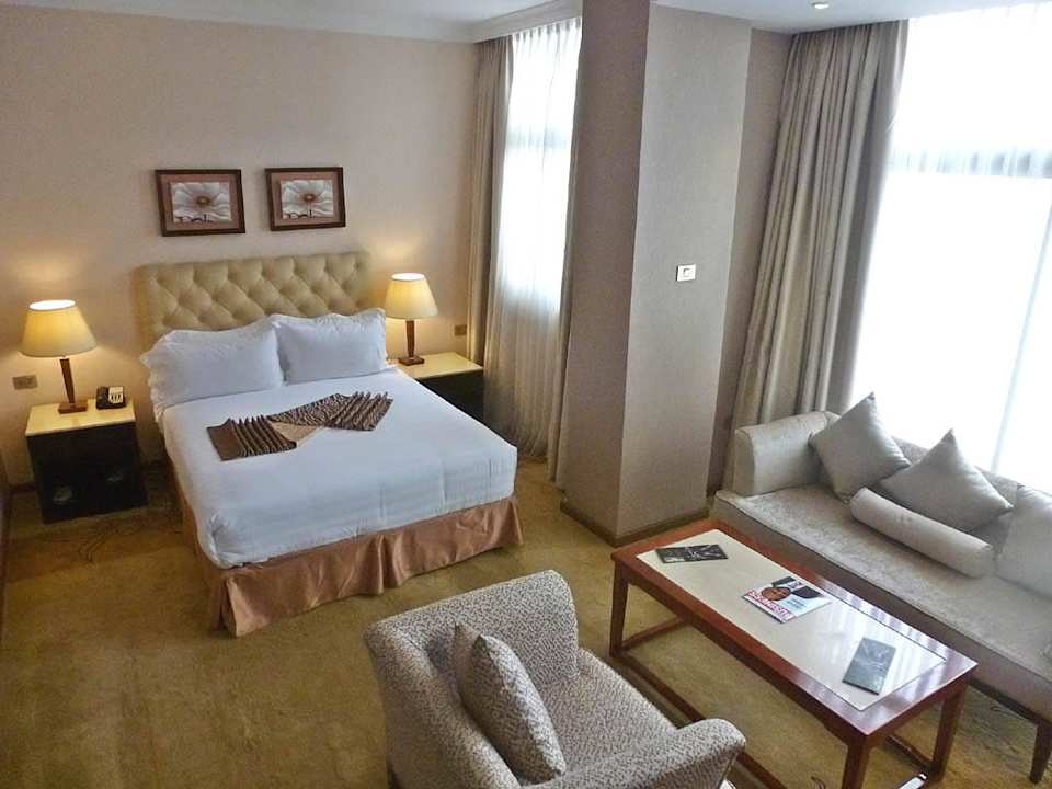 Junior Suite #1106 Getfam Hotel