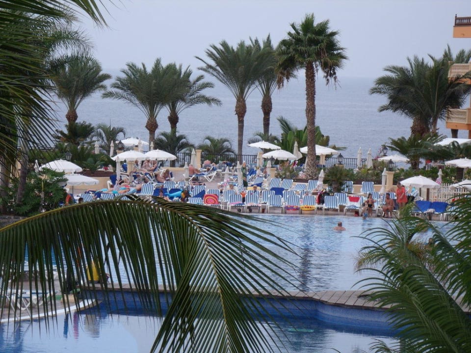 Blick auf den Pool Bahia Principe Sunlight Costa Adeje