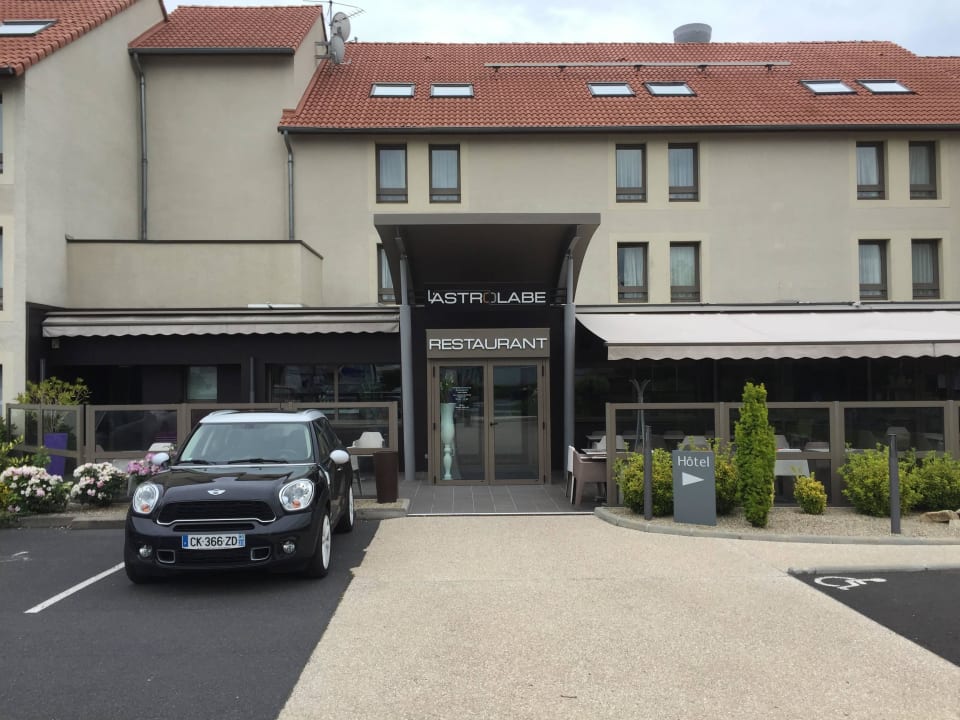 Außen ibis Styles Hotel Clermont-Ferrand Aéroport