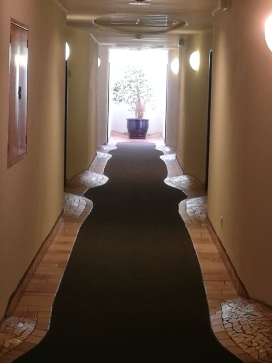 Ein Durchgang Rogner Bad Blumau