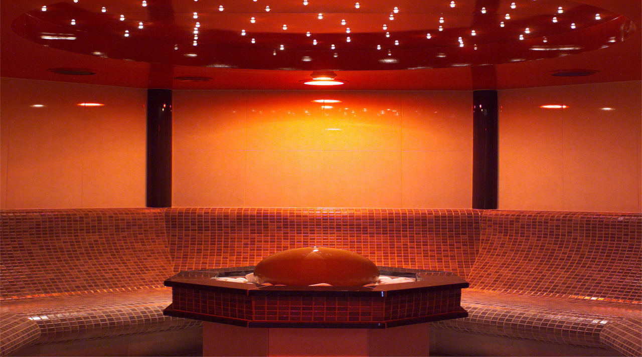 Lanconium Innenansicht All In Red Thermenhotel