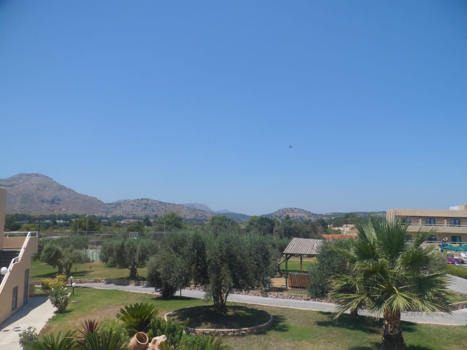 Bergblick von unserem Zimmer Atlantica Mikri Poli Rhodes
