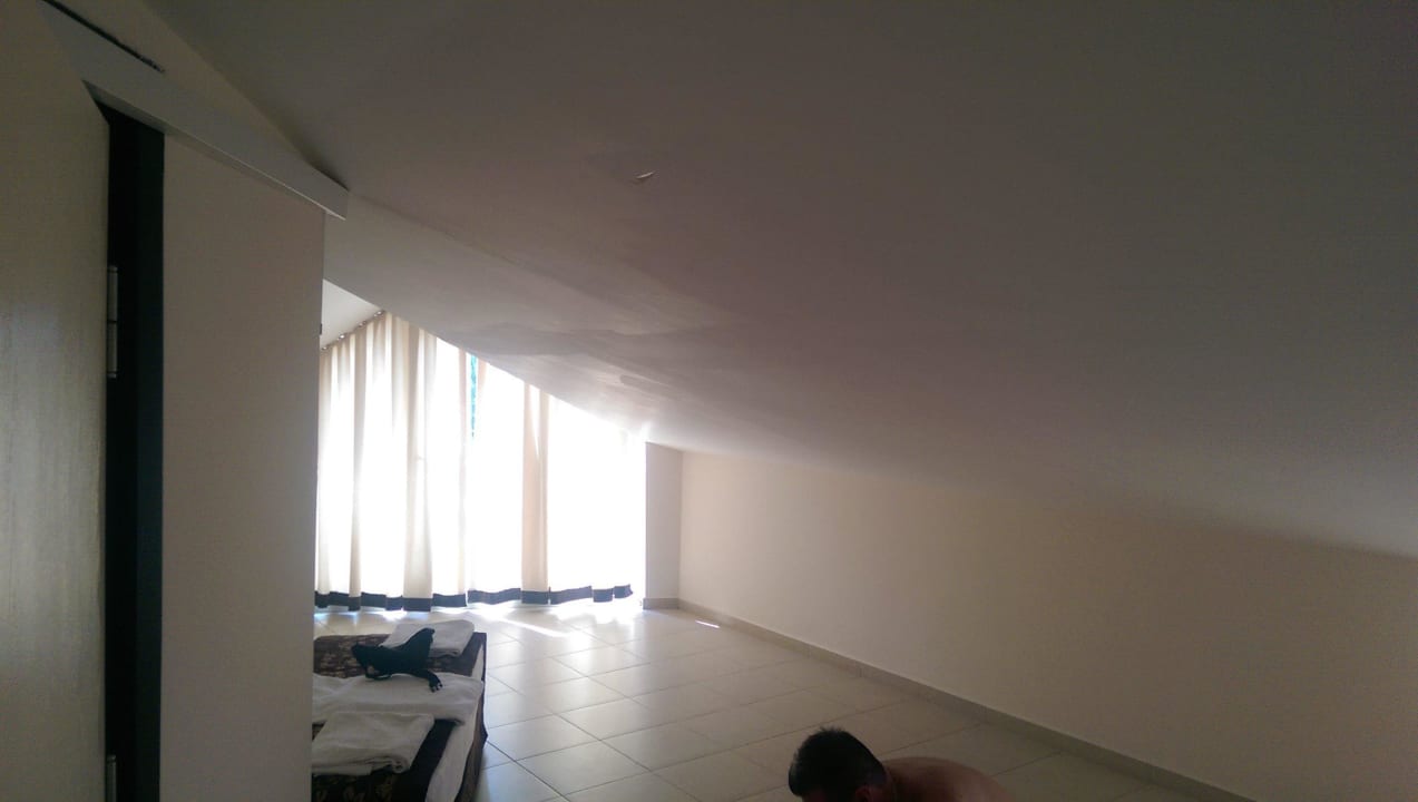 Nur Dachschrägen Hotel Orfeus Park