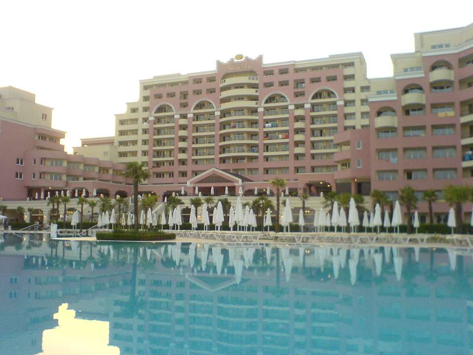 Pool DIT Majestic Beach Resort