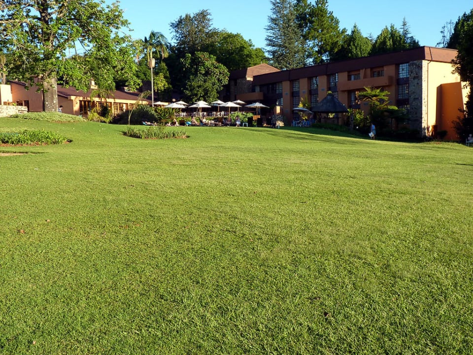 Blick aufs Hotel Pine Lake Inn