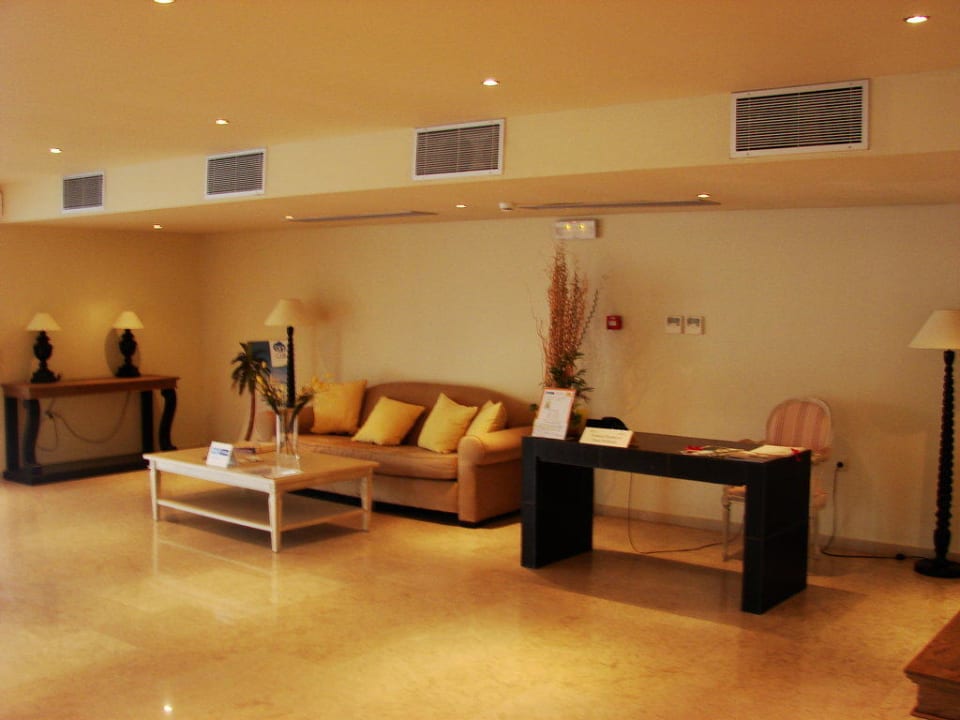 Lobby und Sitz der Reiseleitung Olympian Bay Grand Resort