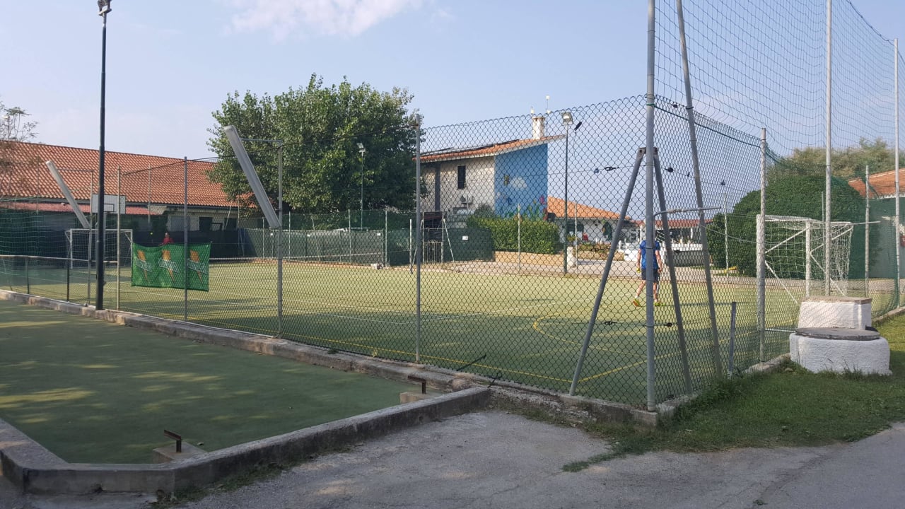 Tennis-/Fußballplatz Fabilia Family Resort Marotta