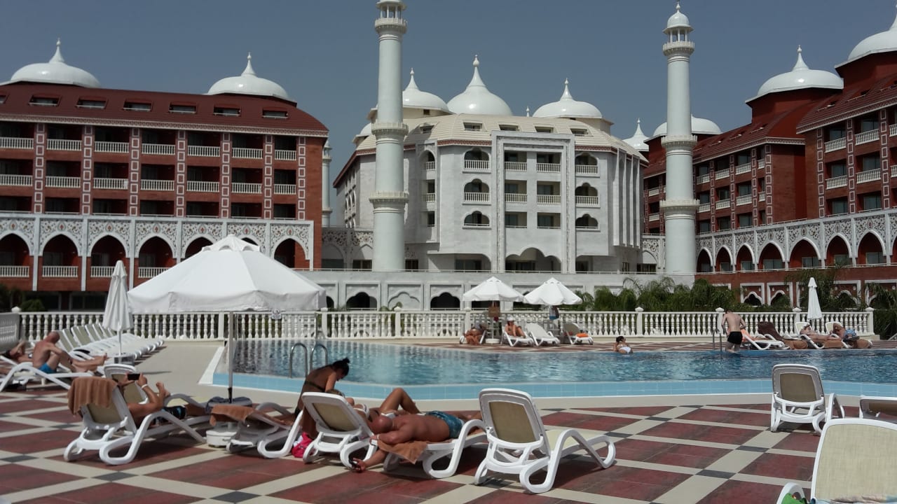 Außenansicht Royal Taj Mahal Hotel