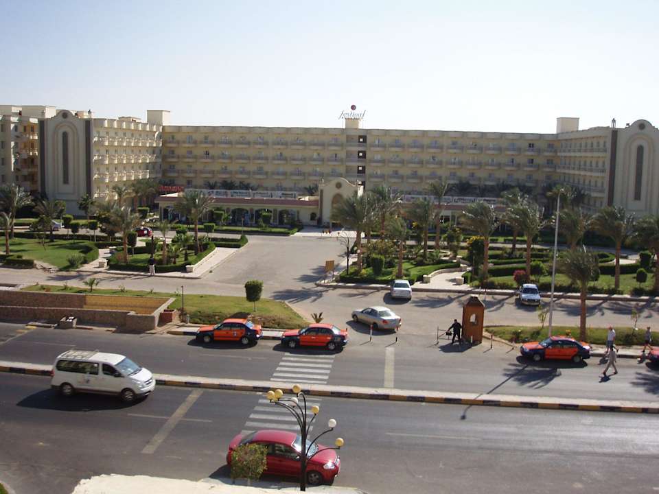 Widok na ulicę Riviera Aqua Park Resort