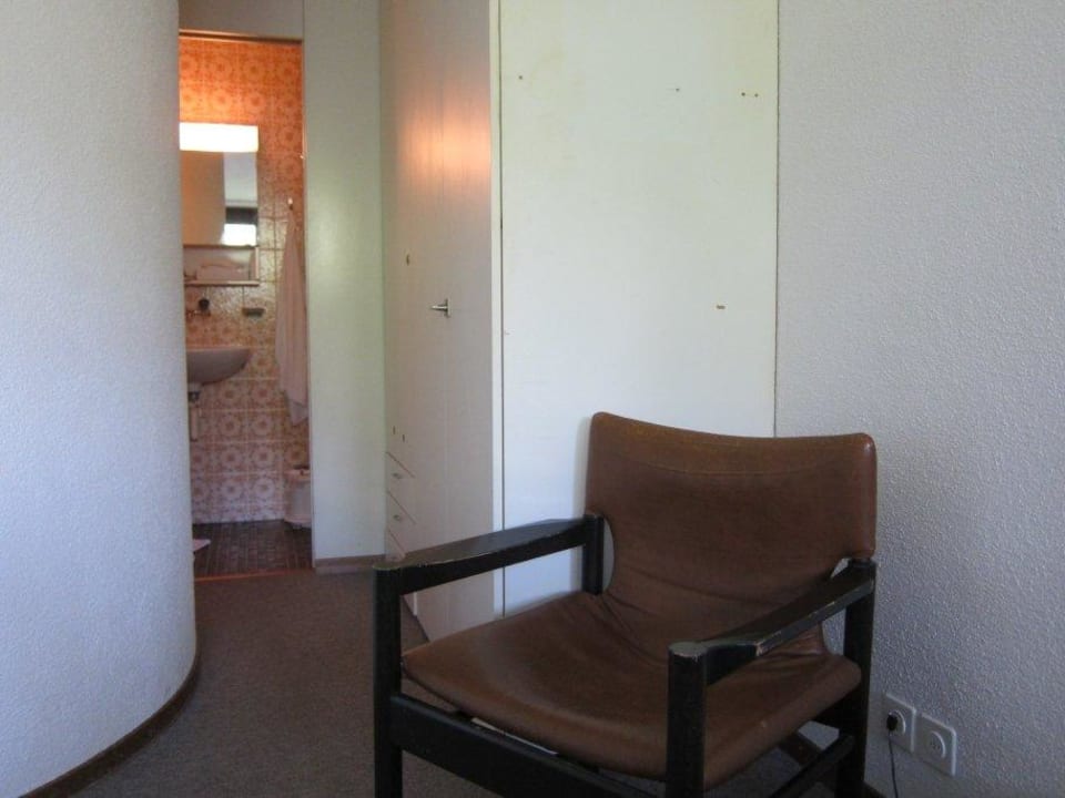 Glogghuis, Zimmer 12: Blick Richtung Badezimmer Fischers Alpenhotel