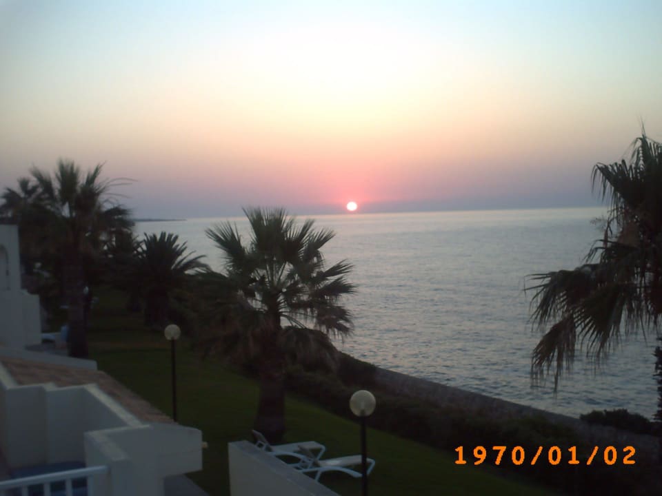 Sonnenaufgang zu sehen von der Dachterrasse blau punta reina
