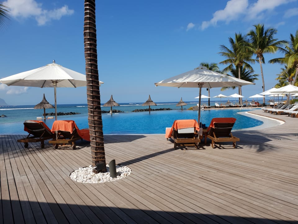 Pool Sands Suites Resort & Spa