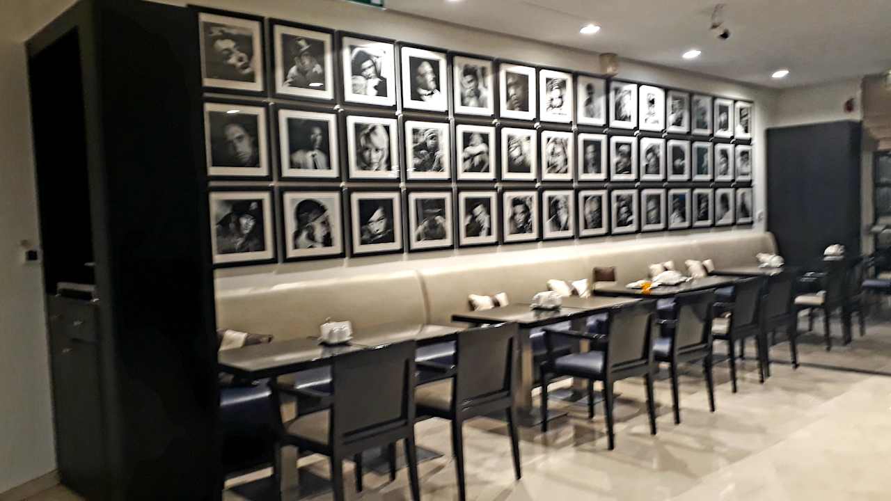 Gastro Holiday Inn Express Dubai Airport