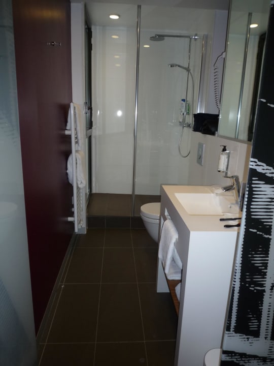 Blick ins Bad Best Western Premier Hotel de la Paix