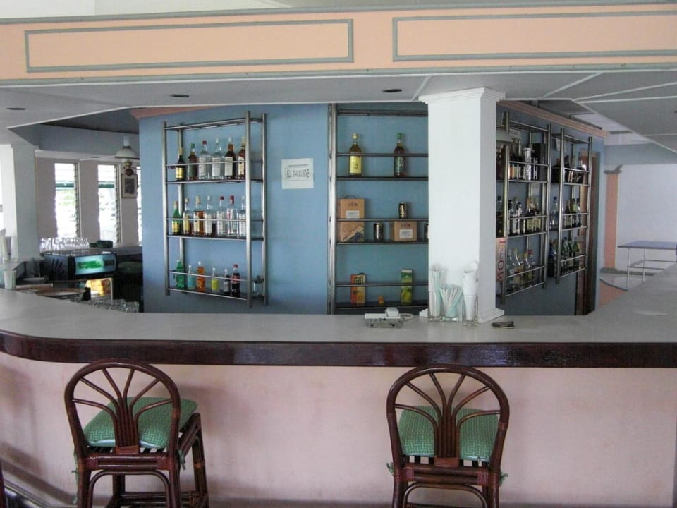 Bar Equator Village Resort
