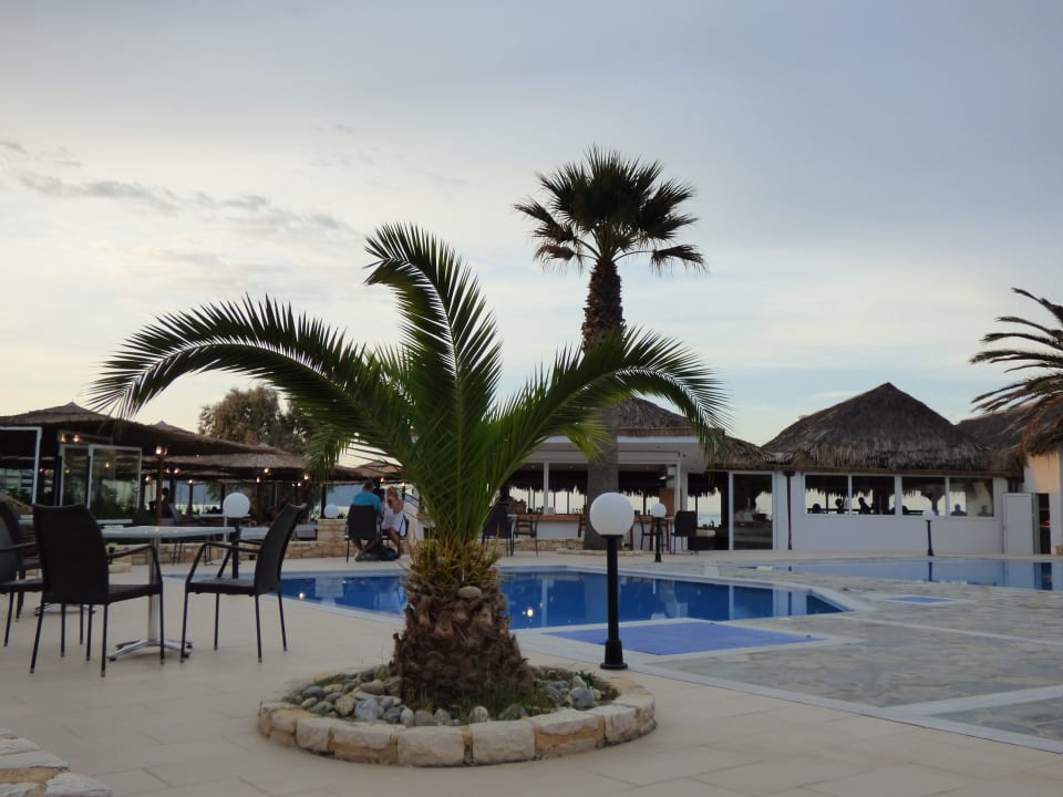 Pool HARPIN Happy Days Beach Hotel