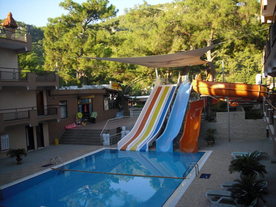 Rutsche Aleria Belport Beach Hotel