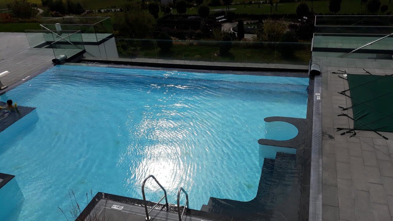 Pool AIGO welcome family
