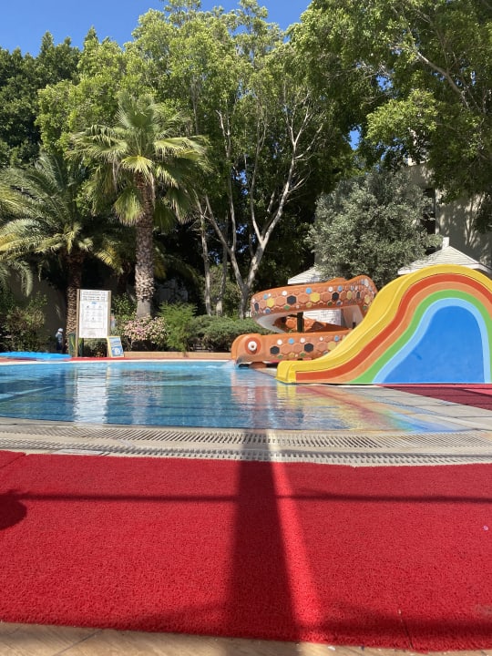 Pool Latanya Park Resort