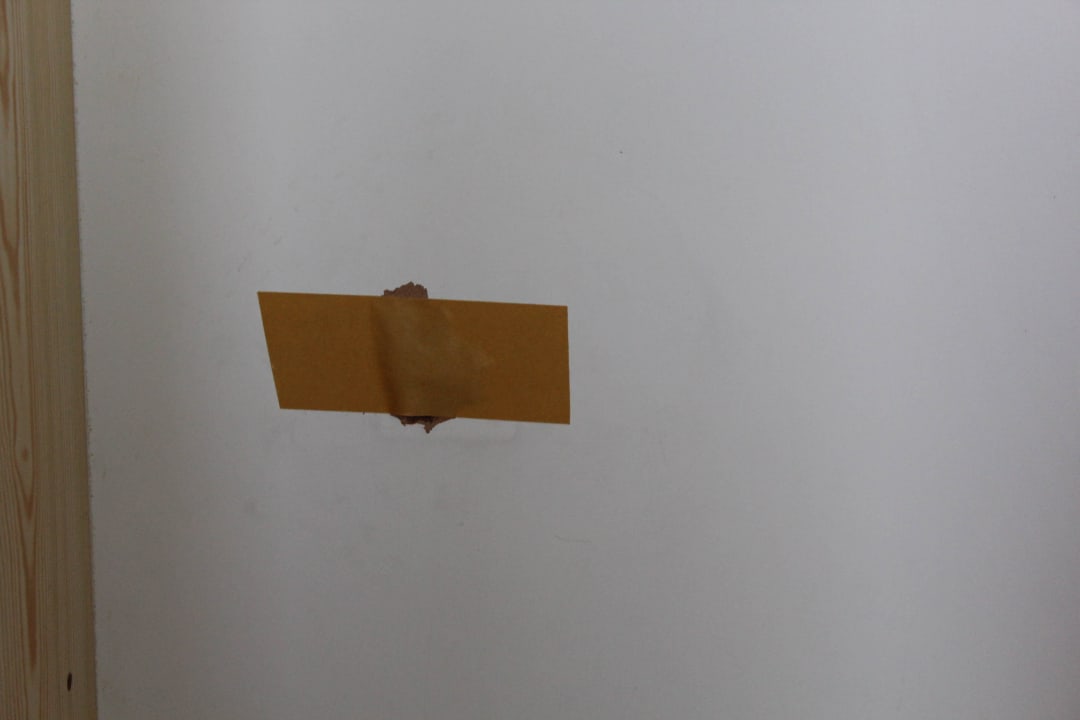 Kleiderschrank verklebter Riss Hotel Ter Zaele