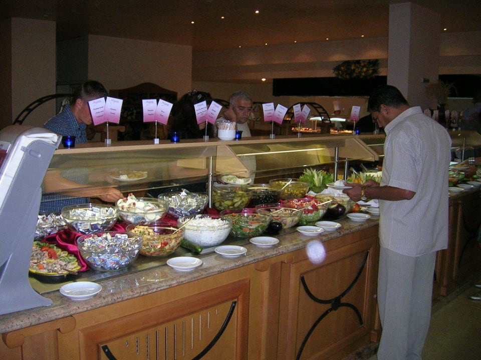 Viel Essen DIT Majestic Beach Resort