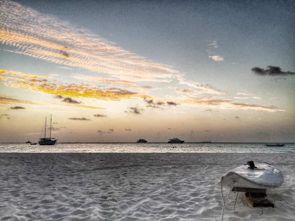 Sonnenuntergang Meeru Maldives Resort Island