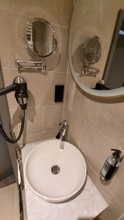 Zimmer Premier Inn Saarbrücken City Centre