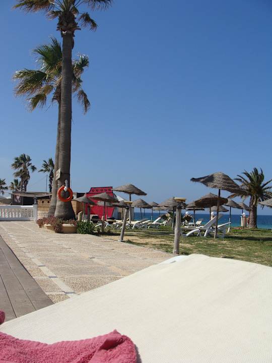 Widok z basenu Alassio Hotel and Thalasso