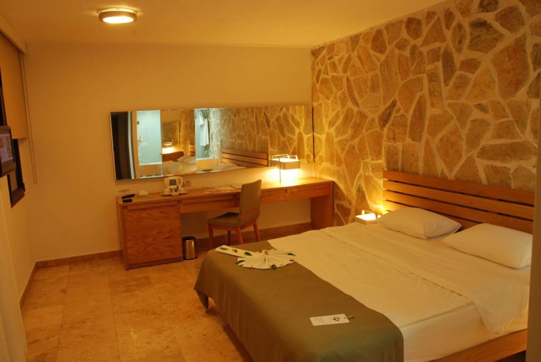 Blick in das Hotelzimmer TUI BLUE Seno - Adults Only