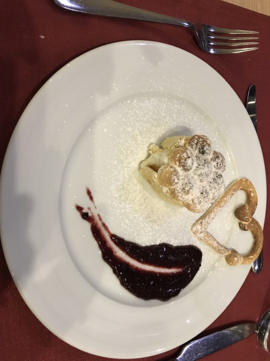 Gastro Acanthus Cennet Barut Collection