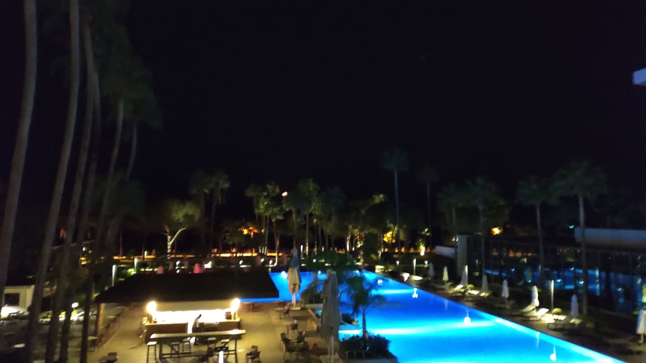 Ausblick Acanthus Cennet Barut Collection