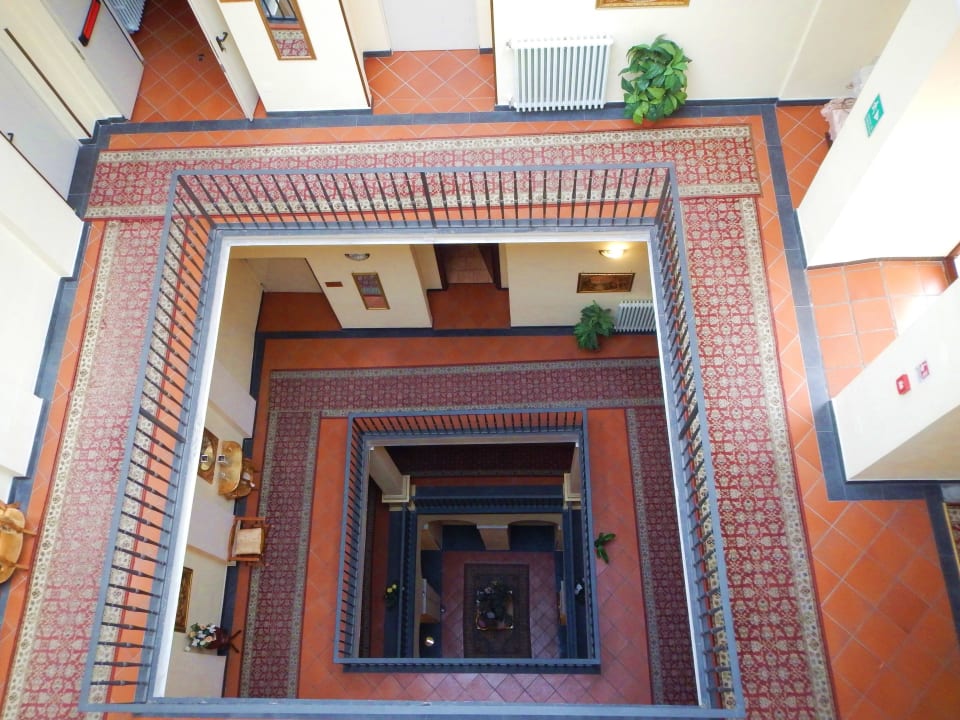 Stiegenhaus Grand Hotel Capodimonte