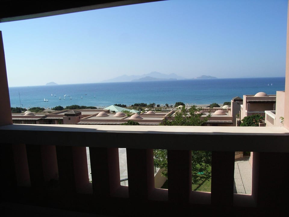 Aussicht (klobies Balkongeländer stört) Atlantica Belvedere Resort