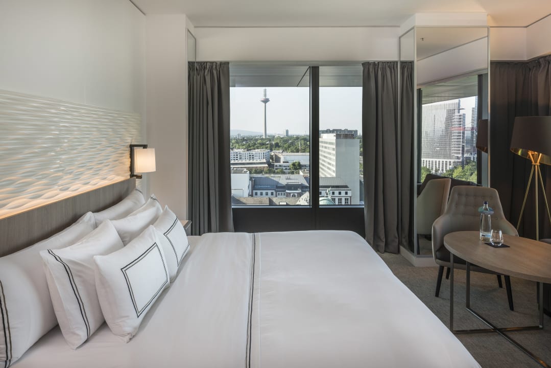 Zimmer Meliá Frankfurt City