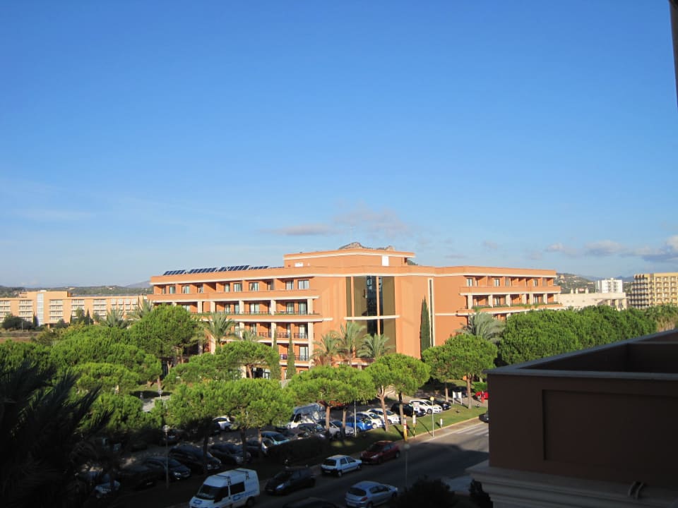 Ausblick über die Durchgangsstrasse   Hipotels Hipocampo Palace & Spa