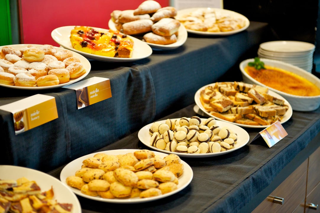 Buffet Colazioni Mercure Nerocubo Rovereto