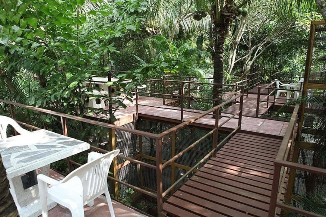 Terrassen mit Bruecken dazwischen Adventure Resort Thailand