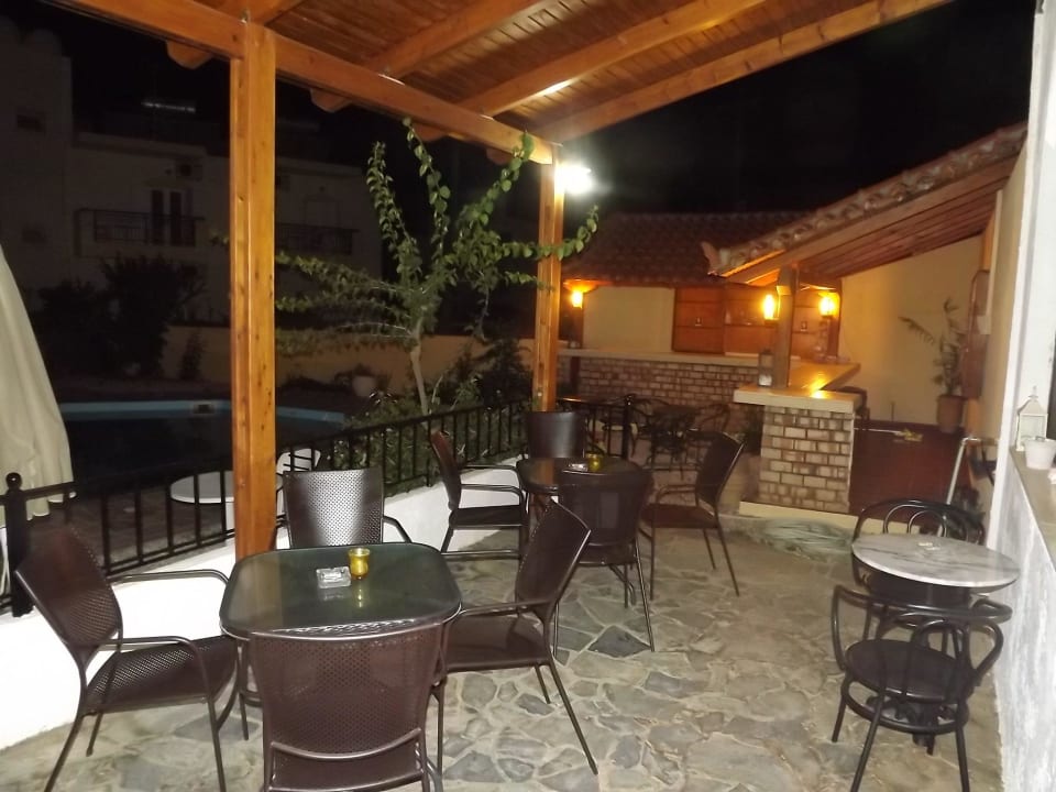 Terrasse zum Essen Hotel Marlena